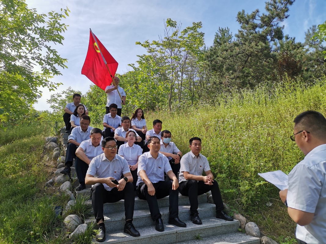 主題教育丨深圳廣電銀通西北分公司開展“黨課搬到紅色現(xiàn)場，主題教育入腦入心”主題黨日活動