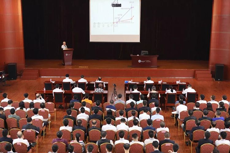 2018年科技論壇舉行，院士領(lǐng)路廣電運(yùn)通物聯(lián)網(wǎng)產(chǎn)業(yè)發(fā)展