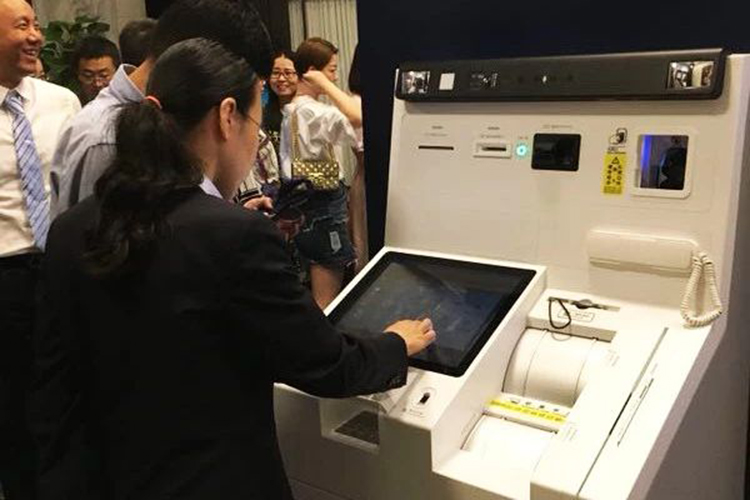 廣電運通中標上海浦東發(fā)展銀行2019年度智能儲物柜設(shè)備采購項目